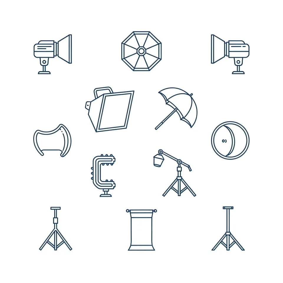 여러 스튜디오 장비를 보여주며 사진가로 취업, 창업하는 것을 상징하는 이미지