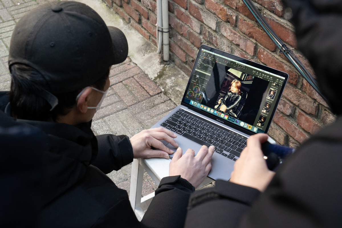 패션사진 수업 중